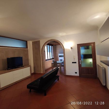 M & M Pinzi Suite Apartment Montepulciano Stazione Exteriör bild