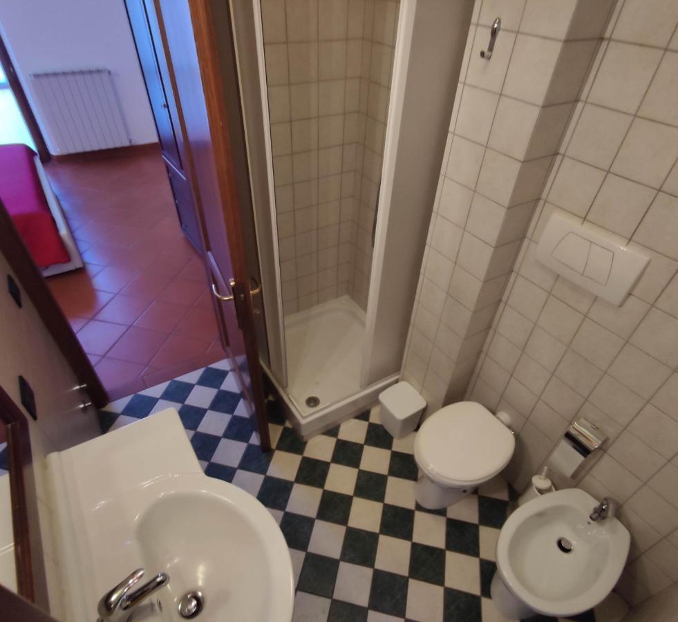 M & M Pinzi Suite Apartment Montepulciano Stazione Exteriör bild